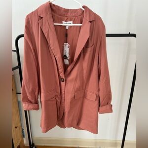 Vigoss Women's Blazer in Peach